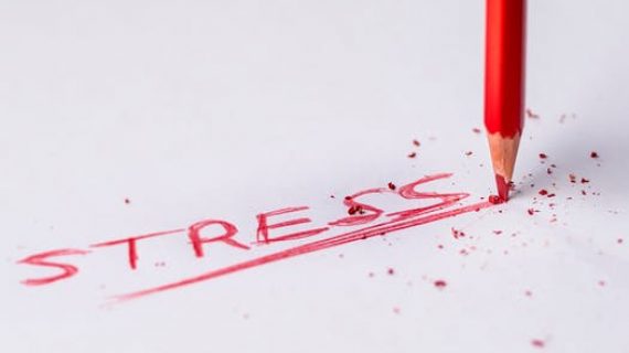 שומן בטני מה הוא ואיך נפטרים ממנו ?הורמונים בגיל המעבר הגורמים להשמנה ומה שביניהם.